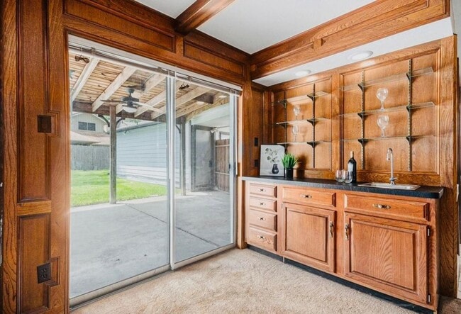 Photo - 15014 Hollydale Dr