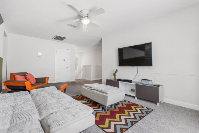 Photo - 4718 Kings Castle Cir Unit ID1263246P