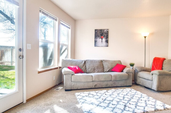 Photo - 23 E King St Unit ID1308961P