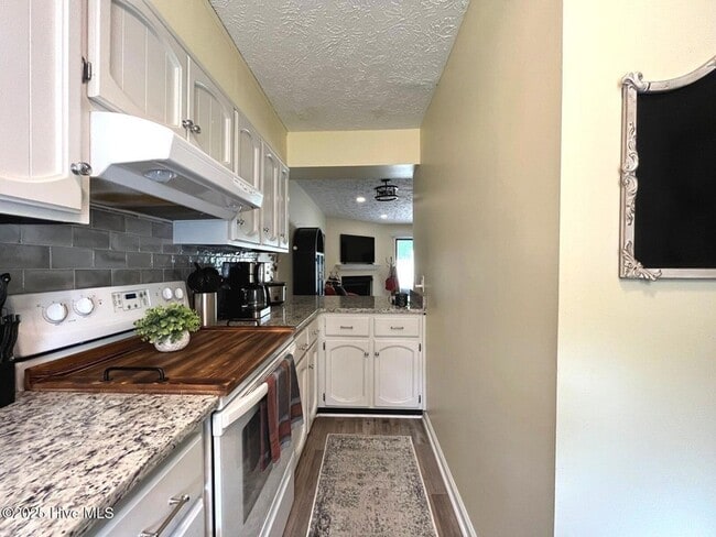 Photo - 940 Linden Rd