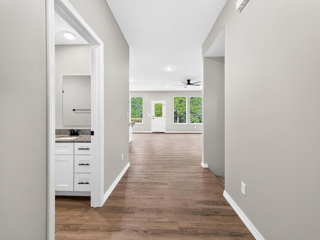 Photo - 595 Bailiwick Dr