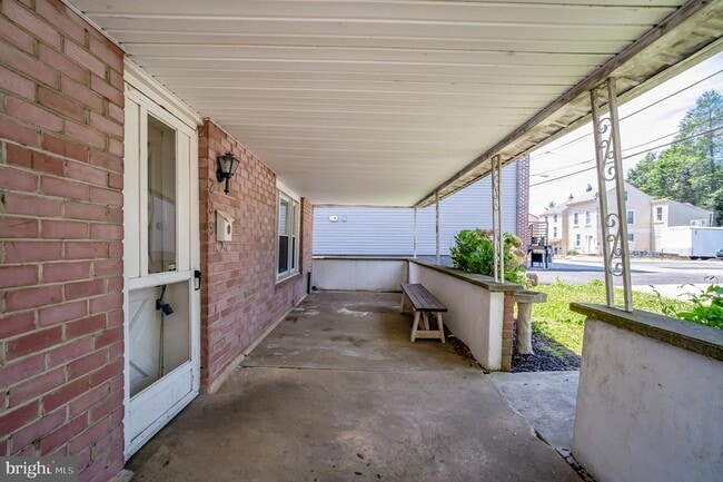 Photo - 239 Lemonte St
