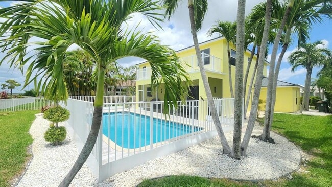 Photo - 1851 Corsica Dr