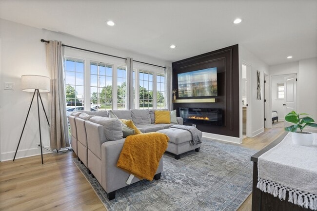 Photo - 7125 Simpson St