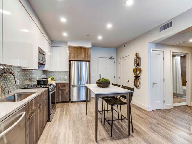 Photo - 2241 Latham St Unit ID1268016P