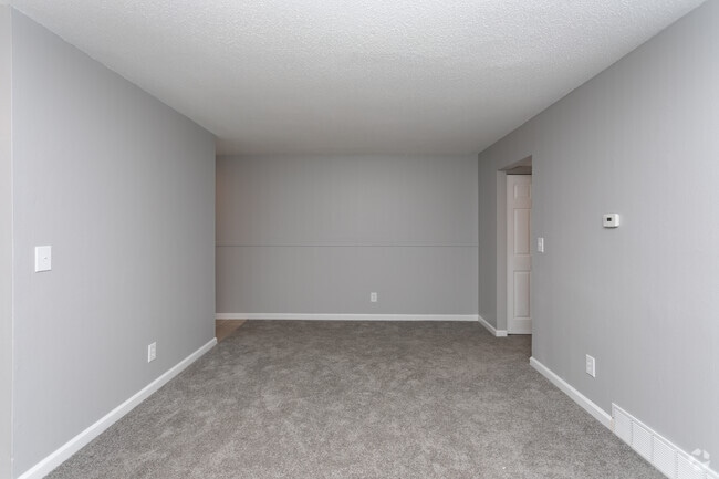 1BR, 1BA - 635 SF - Sterling Pointe