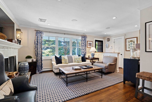 Building Photo - 810 Waterview Dr Unit ID1261529P