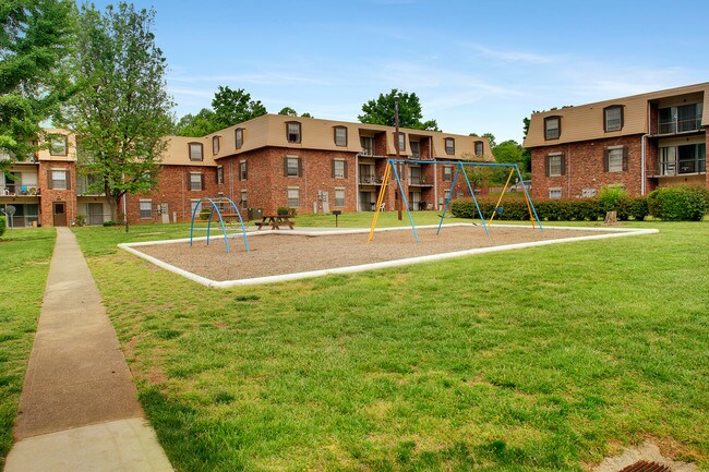 Photo - Lemans at Lawndale