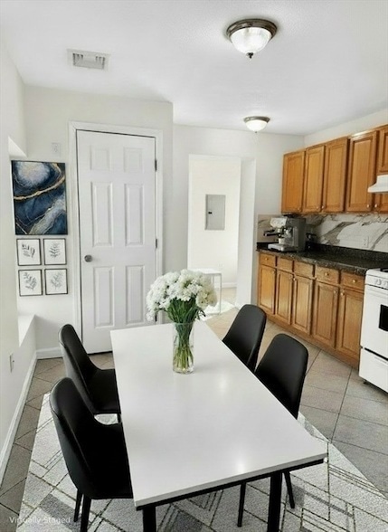 Photo - 12 Paris St Unit 3