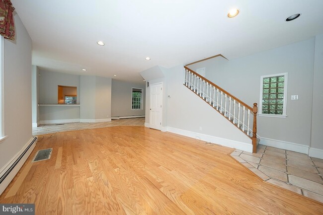Photo - 212 Elm Terrace