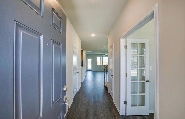 Photo - 129 Goldfinch Dr