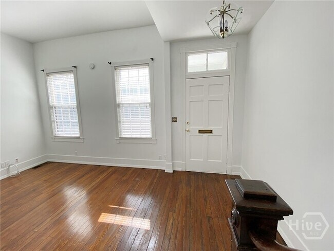 Photo - 506 E York St