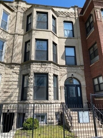 Building Photo - 4813 S Prairie Ave