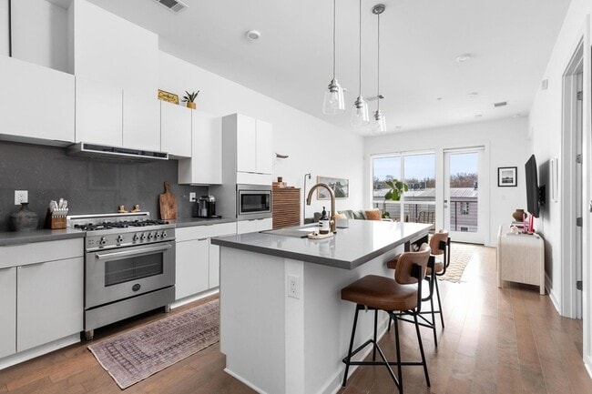 Building Photo - 207 W Johanna St Unit 306