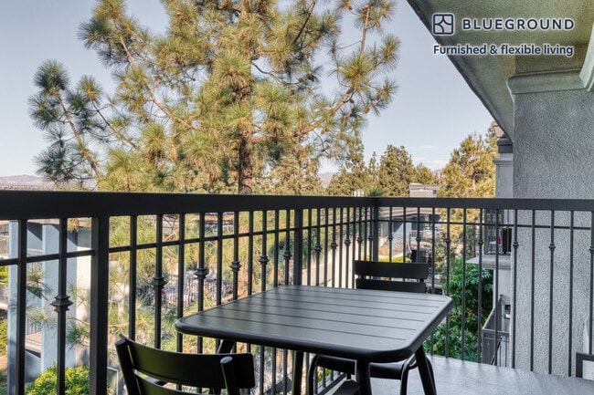 Photo - 3662 Barham Blvd Unit SI FL3-ID585