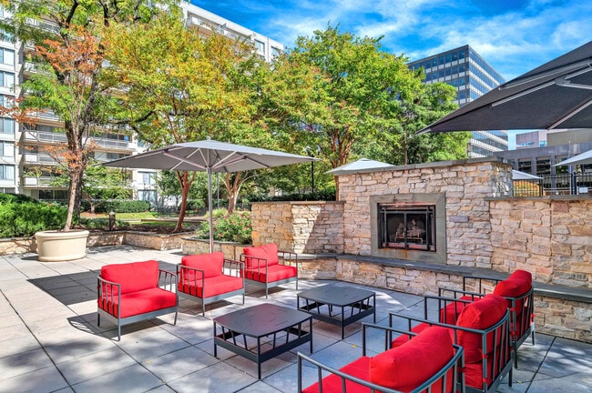 Photo - 2111 Richmond Hwy Unit FL12-ID1022383P