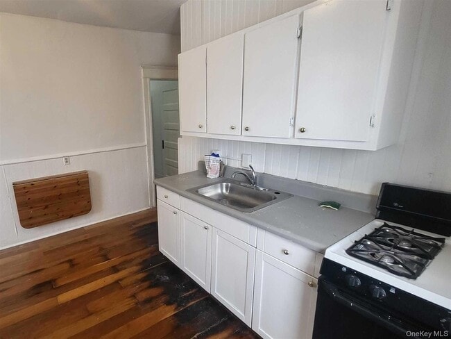 Photo - 108 Winnikee Ave Unit 2