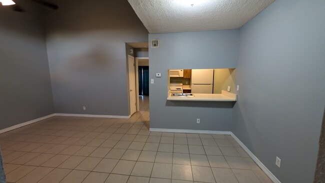 Photo - 4841 Zenith St