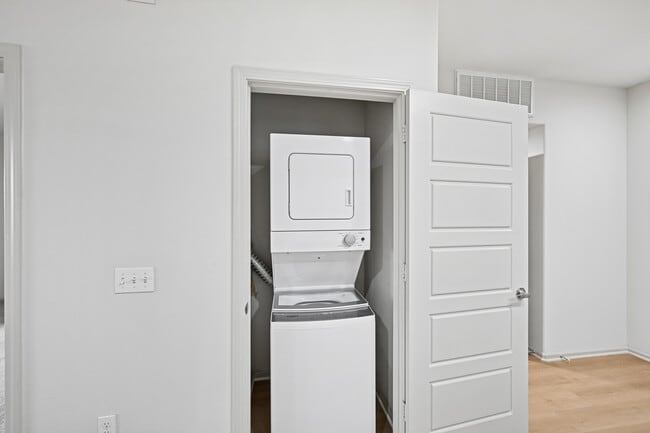 In-unit washer and dryer - Avalon Denver West
