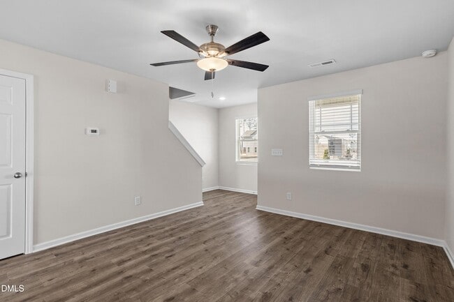 Photo - 1025 Peony Ln