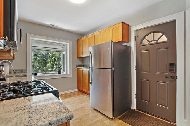 Photo - 915 W Pacific Ave Unit ID1265537P