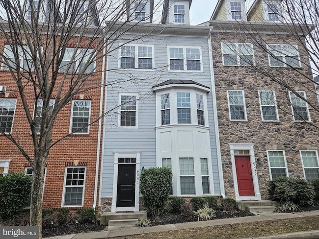 Building Photo - 6041 Maple Hill Rd