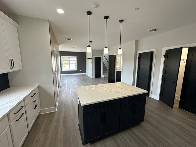 Townhome 2BR 2.5 BA - Gala Apartments & Townhomes