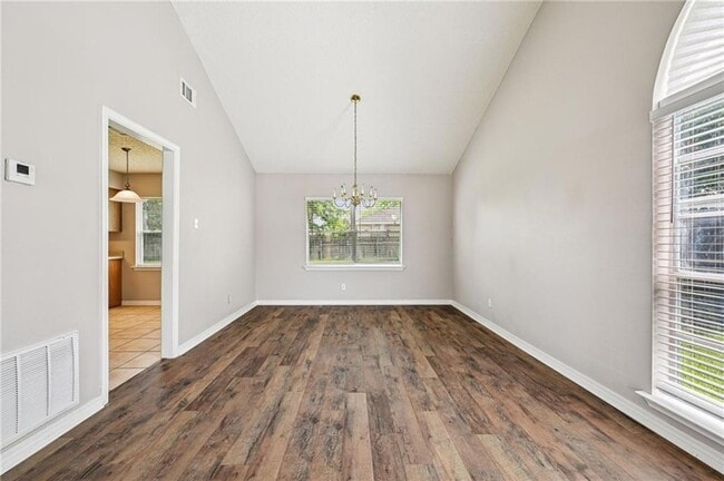 Photo - 109 Silverwood Dr