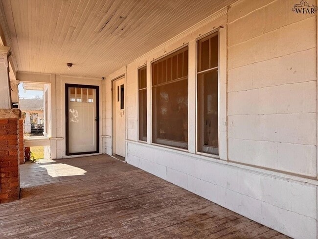 Photo - 1710 Monroe St