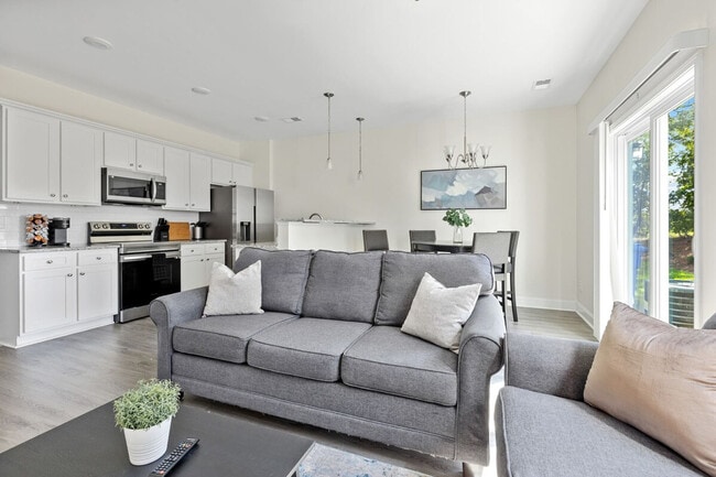 Photo - 739 Jacobs Millpond Rd Unit ID1340517P