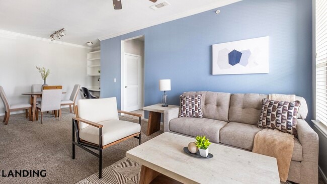 Building Photo - 14807 Woodland Hills Dr Unit 2202