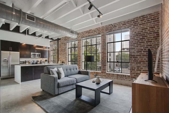 Building Photo - 822 Howard Ave Unit ID1272375P