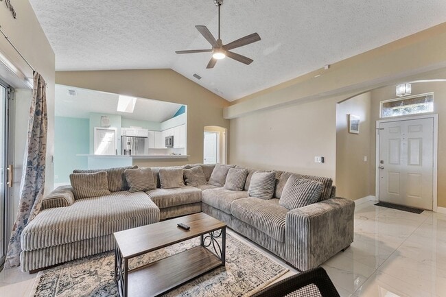 Photo - 1622 SW Realty St