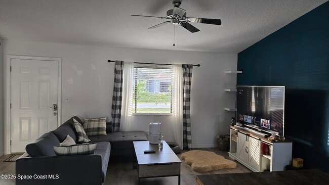 Photo - 801 Young Ave NW