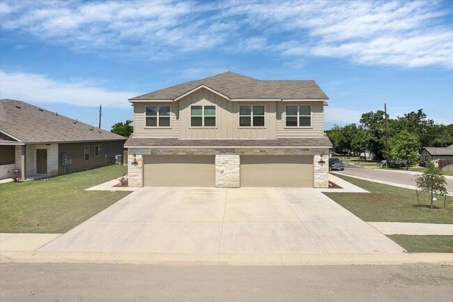 Building Photo - 1202 Garland Rd