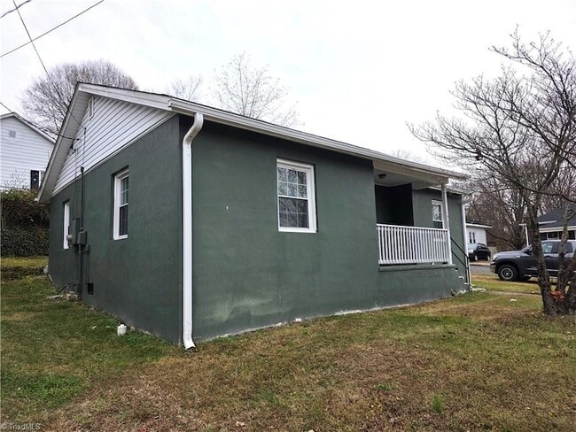 Photo - 902 N South St