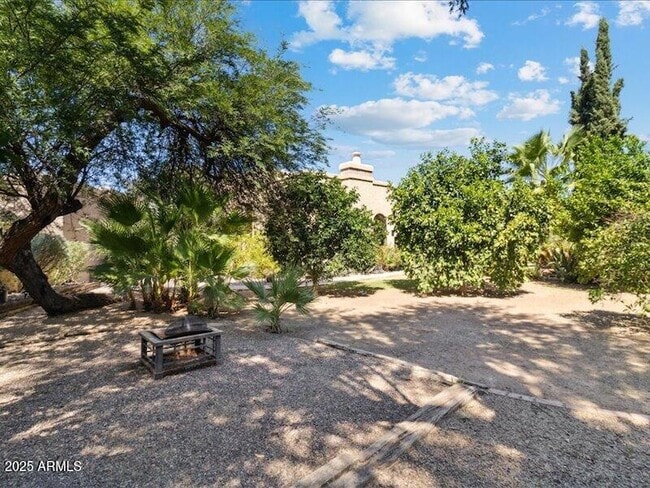 Building Photo - 10563 E Carol Ave