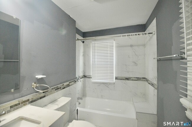 Photo - 807 Brewster St Unit 809