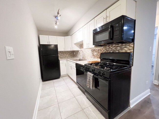 Photo - 3161 N Cambridge Ave Unit ID1042058P