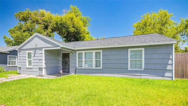 Photo - 8921 Oak Knoll Ln