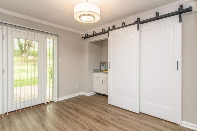 Photo - Kingston Pointe Apartments