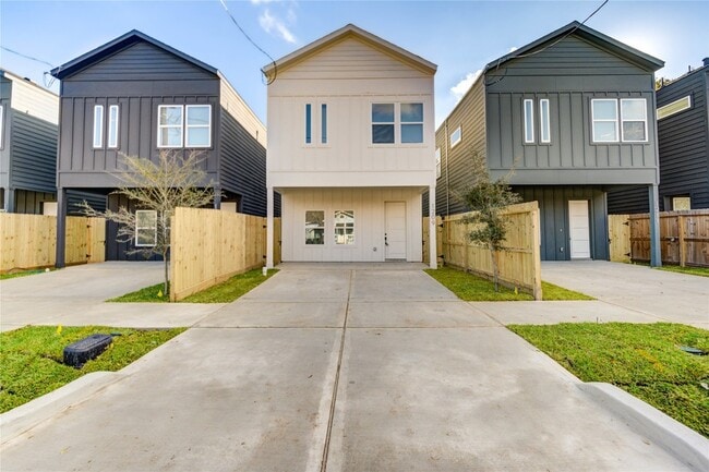 Building Photo - 1211 Dewalt St