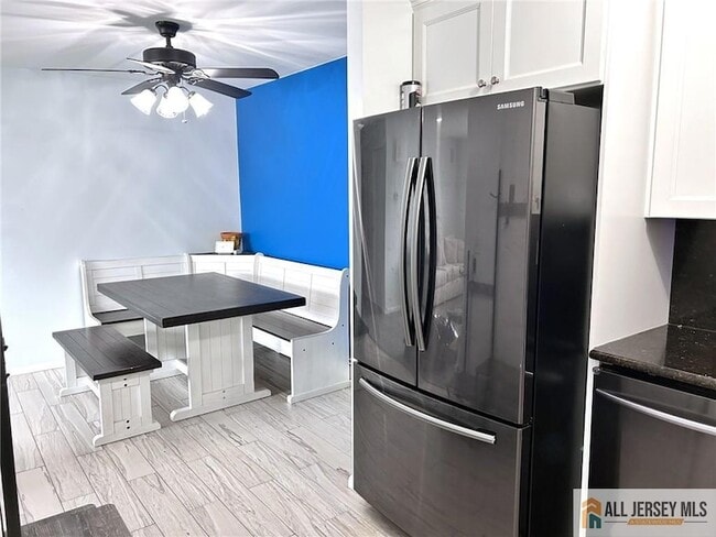 Photo - 532 Cricket Ln