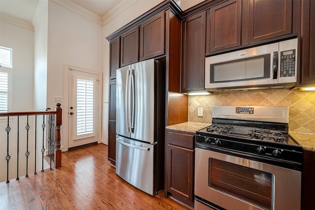 Photo - 5608 Kansas St