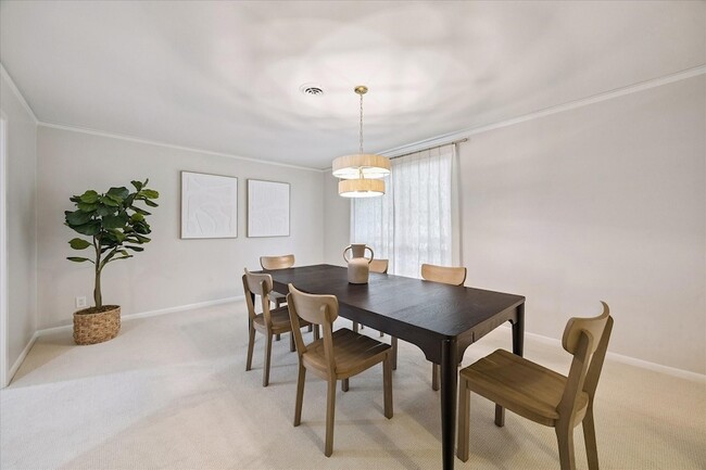 Photo - 9777 Larston St