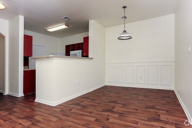 3BR, 2BA - 1,215SF - Dining Room - Town Parc At Tyler