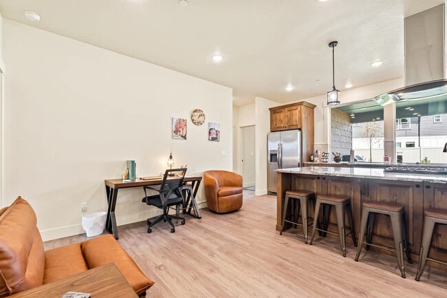 Building Photo - 303 CM Rdg Ln Unit SI ID1460952P