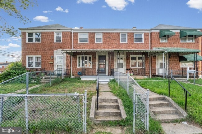 Photo - 2203 Redthorn Rd