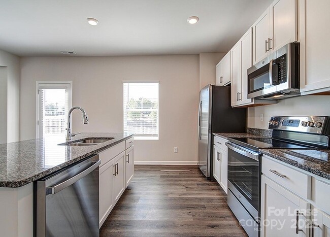 Photo - 154 Almaden St