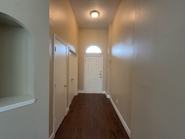 Photo - 317 Oak Meadow Ln